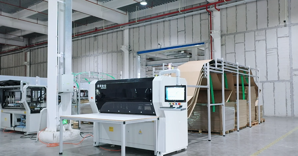 Excitech Ra Mắt Máy Carton Tốc Độ Cao Cho Ngành Bao Bì Nhà Máy Nội Thất.